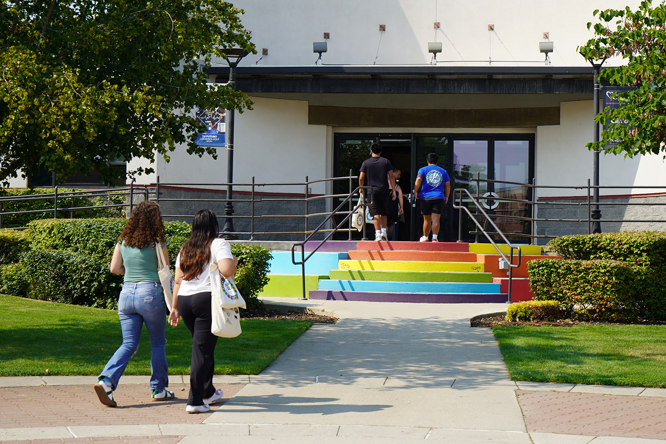 Students walking on Wenatchee campus